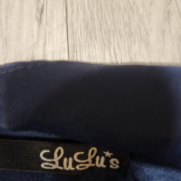 Lulu’s Navy Ruffle Peplum Party Top – Size M. Peplum,party, Glam. Shimmer. - Picture 2 of 6